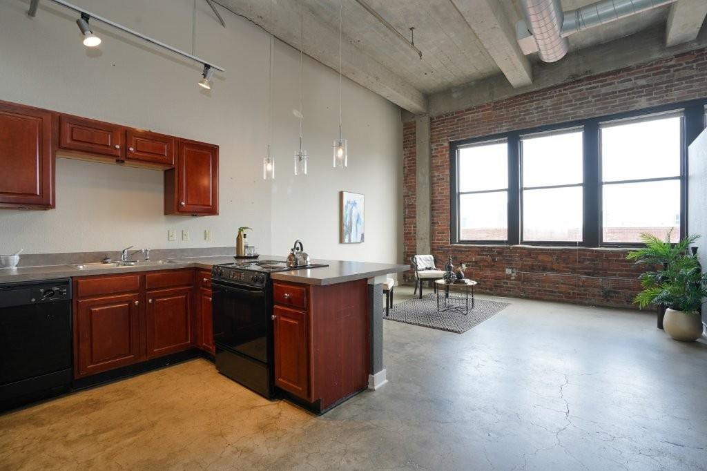 1535 Walnut Street 705