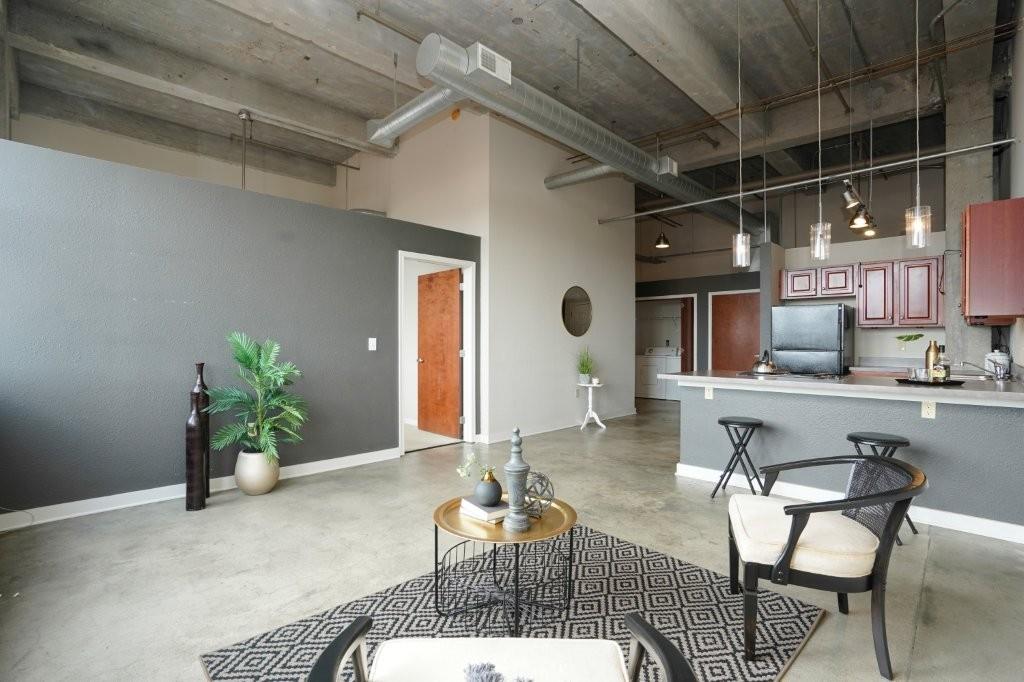 1535 Walnut Street 705