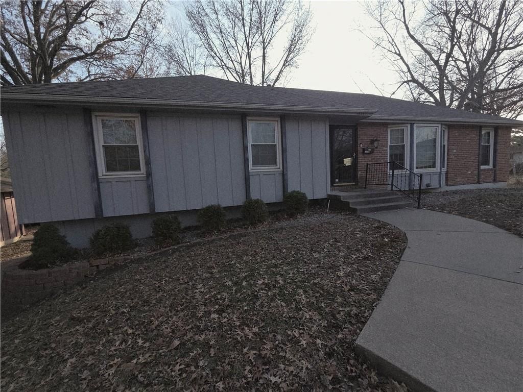 Photo of 15367 E 45th Street S, Independence, MO 64055 (MLS # 2592143)