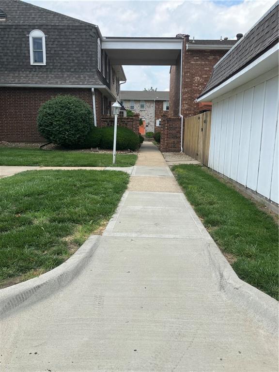 9567 Perry Lane