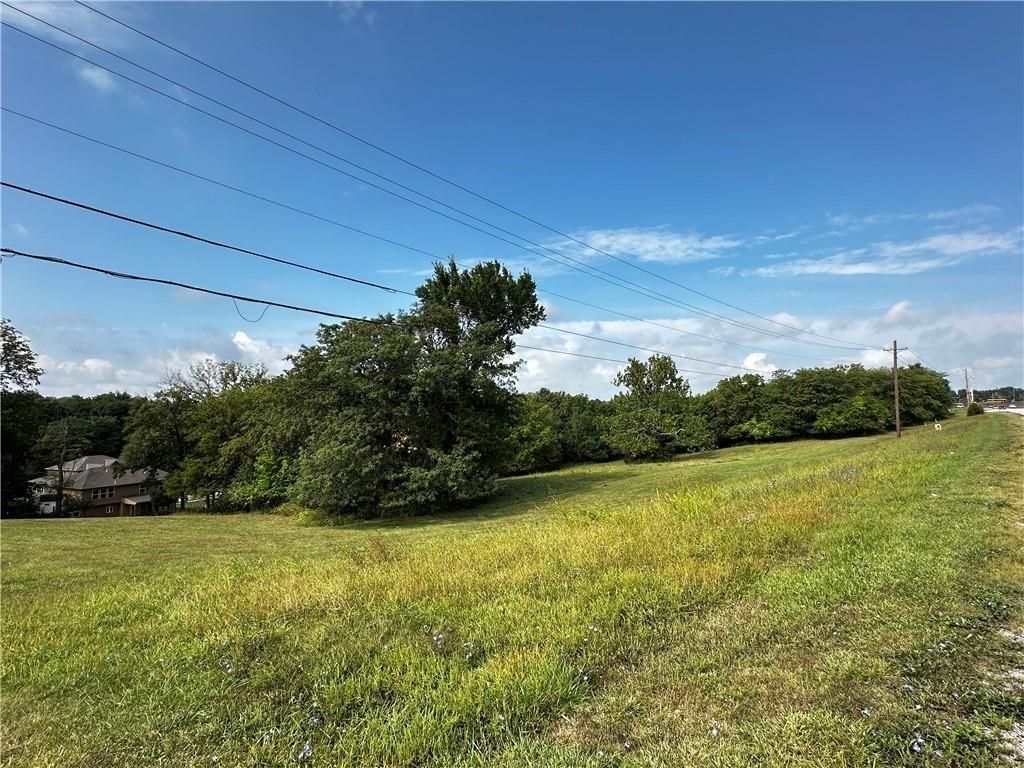 Photo of 1548 Timber Ridge Drive, Liberty, MO 64068 (MLS # 2592783)