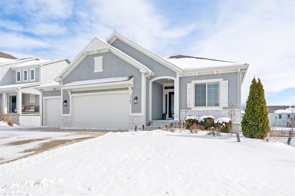 Photo of 18161 Hauser Street, Overland Park, KS 66013 (MLS # 2598419)