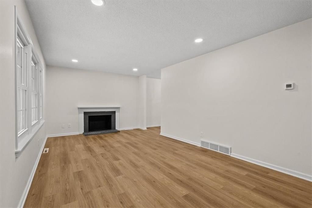 Photo of 6105 E 136th Street, Grandview, MO 64030 (MLS # 2598821)