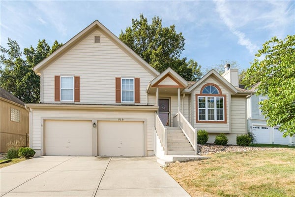 519 E 123RD TER, KANSAS CITY, MO 64145 - Image e5fe8a8abe4aa5dc9d4efe8b84f4a669/131259394