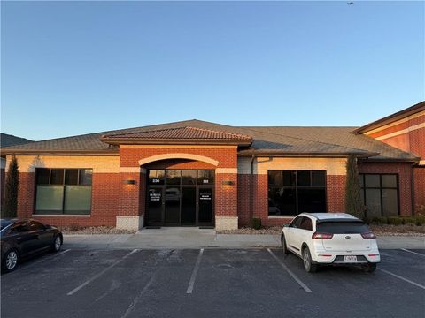 232 NE Tudor Road Lee's Summit MO 64086