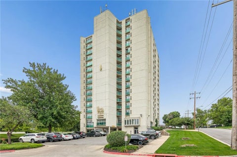 Photo of 3838 Rainbow Boulevard #1003, Kansas City, KS 66103 (MLS # 2628457)