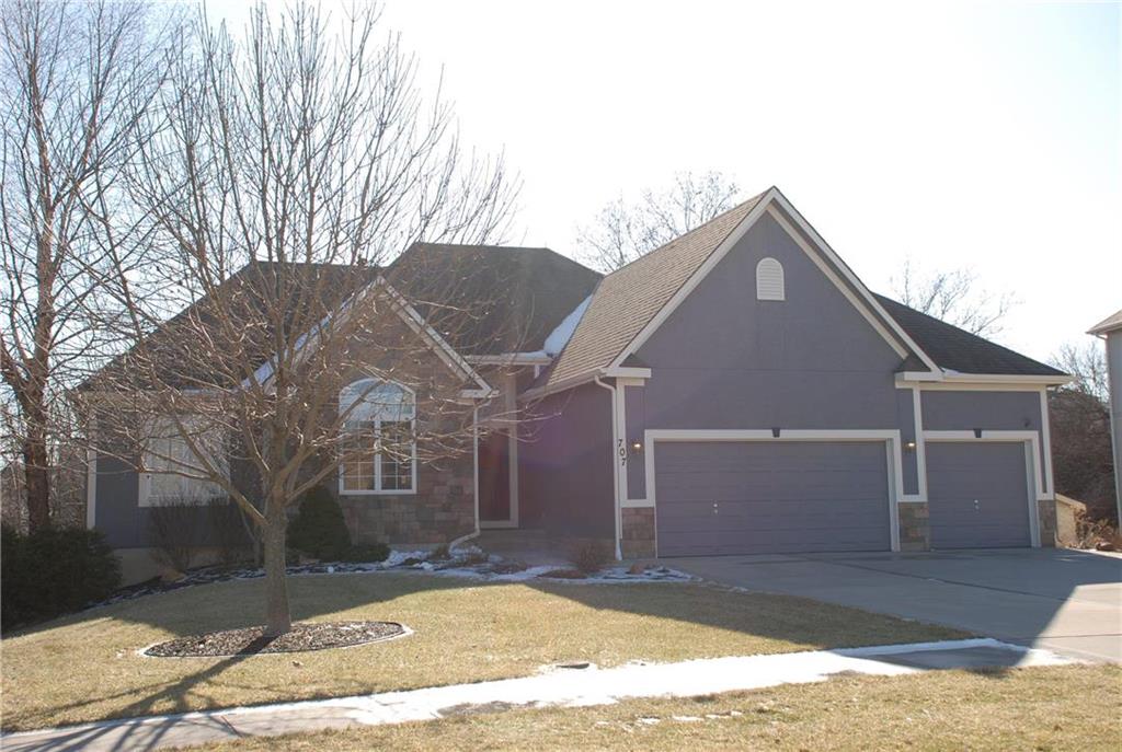 Photo 1 of 35 — 707 Willow N/A, Lansing, KS 66043