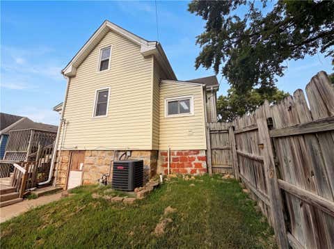 Tiny photo for 423 N Missouri Street, Liberty, MO 64068 (MLS # 2634469)