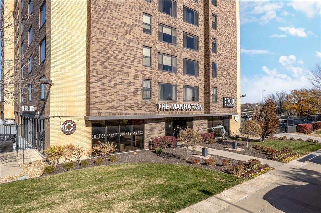 700 E 8th Street 15O