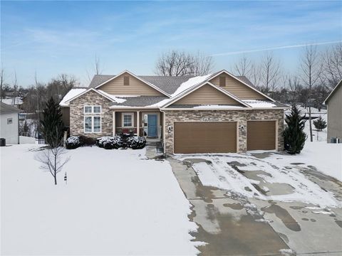 640 Shady Bend Drive Tonganoxie KS 66086