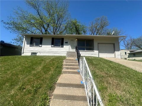 Photo of 4714 Norton Avenue, Kansas City, MO 64130 (MLS # 2615719)