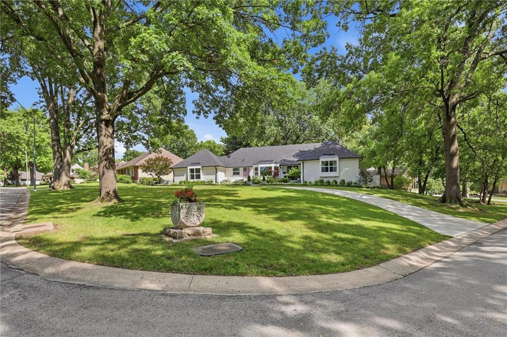 1007 W 113 Terrace