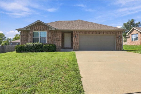 516 EMERSON DR, BELTON, MO 64012 - Image e70f9eea01a37e797ee2f7b62a447eb8/2848801303