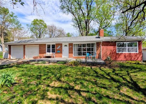 5627 LONG Avenue Shawnee KS 66216