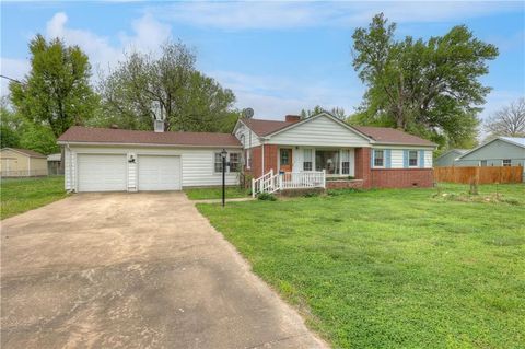 303 E 3rd Street, Lamar, MO 64759 - #: 2483453