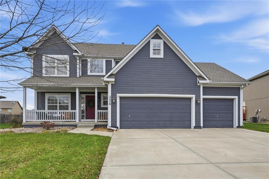 Photo of 2236 SW Hawk View Road, Lees Summit, MO 64082 (MLS # 2591719)