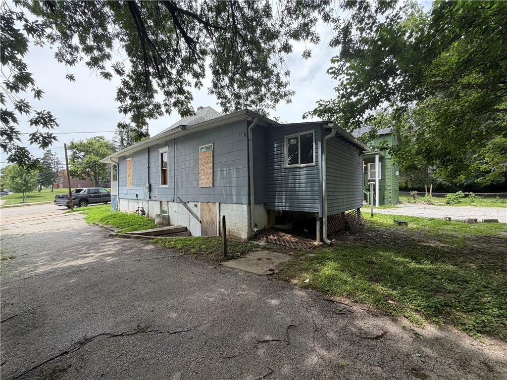 203 N Crysler Avenue