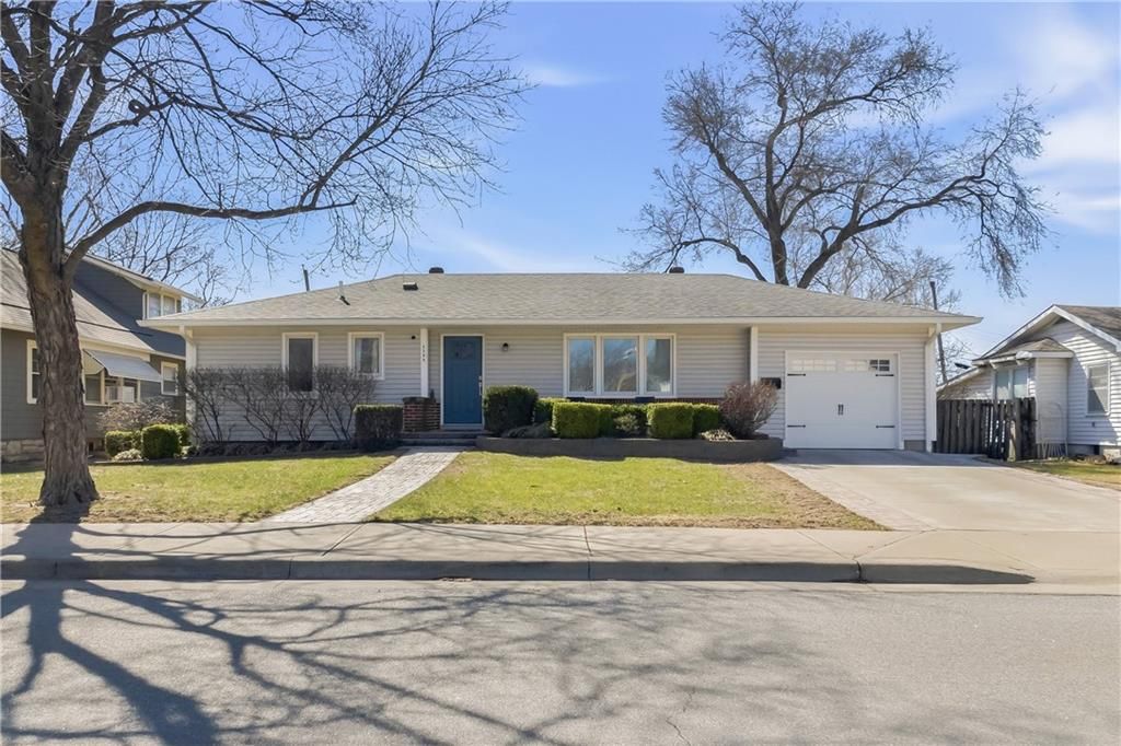 Photo of 4509 W 51st Street, Roeland Park, KS 66205 (MLS # 2608165)