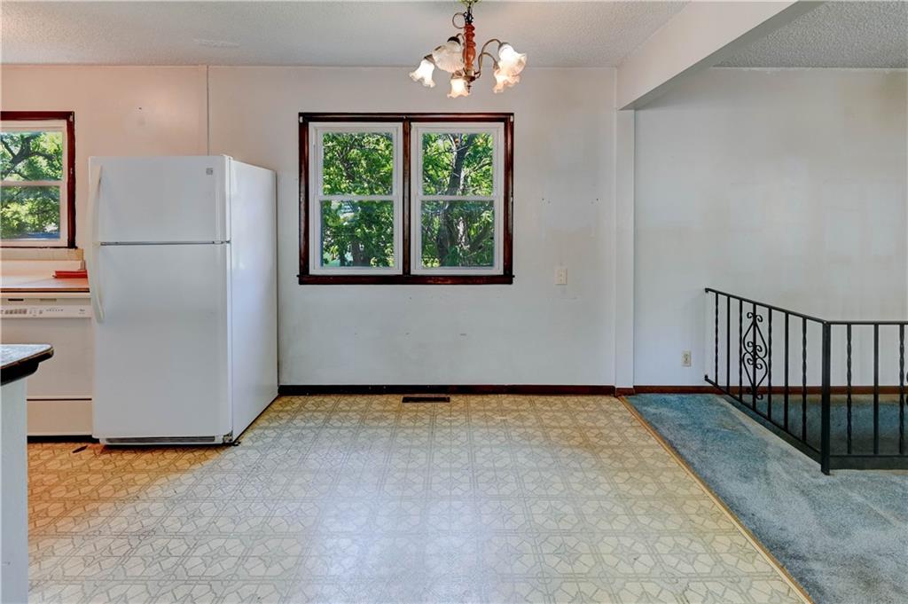 Independence, Missouri 64050, United States, 4 Bedrooms Bedrooms, ,2 BathroomsBathrooms,Residential,Active,141429