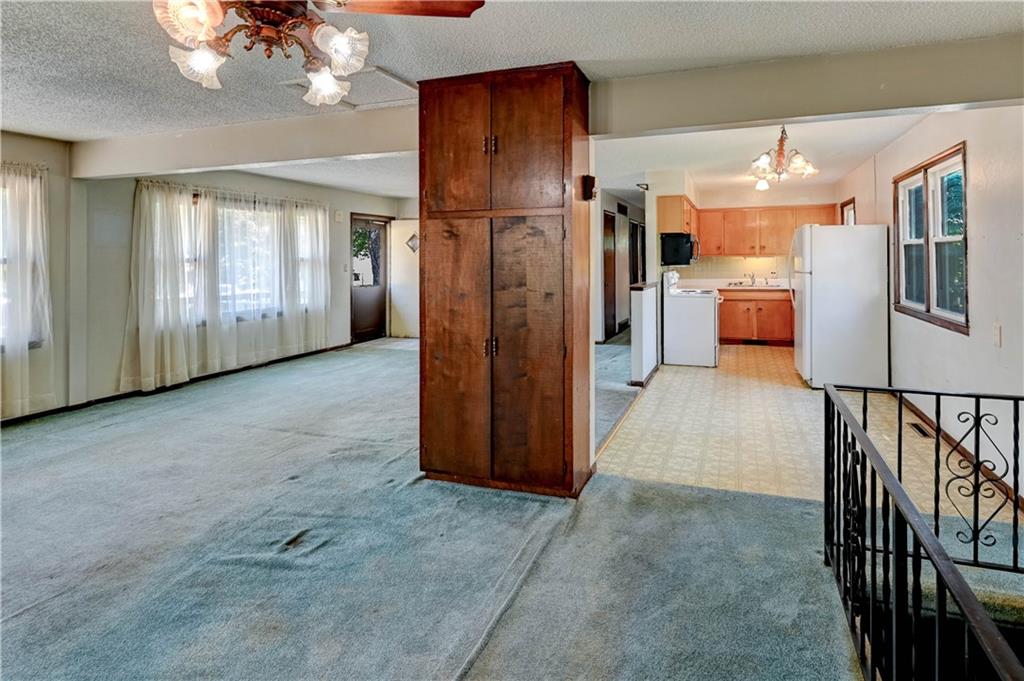 Independence, Missouri 64050, United States, 4 Bedrooms Bedrooms, ,2 BathroomsBathrooms,Residential,Active,141429