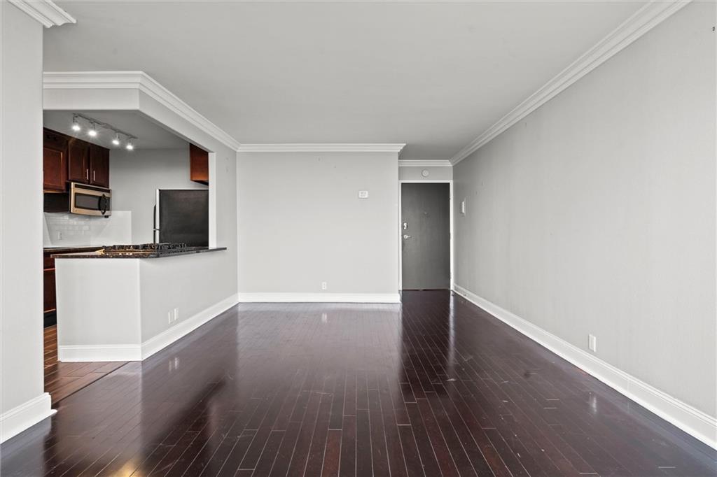 700 E 8th Street 12K