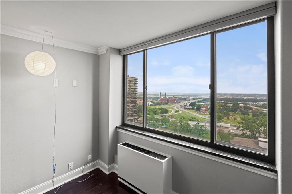 700 E 8th Street 12K