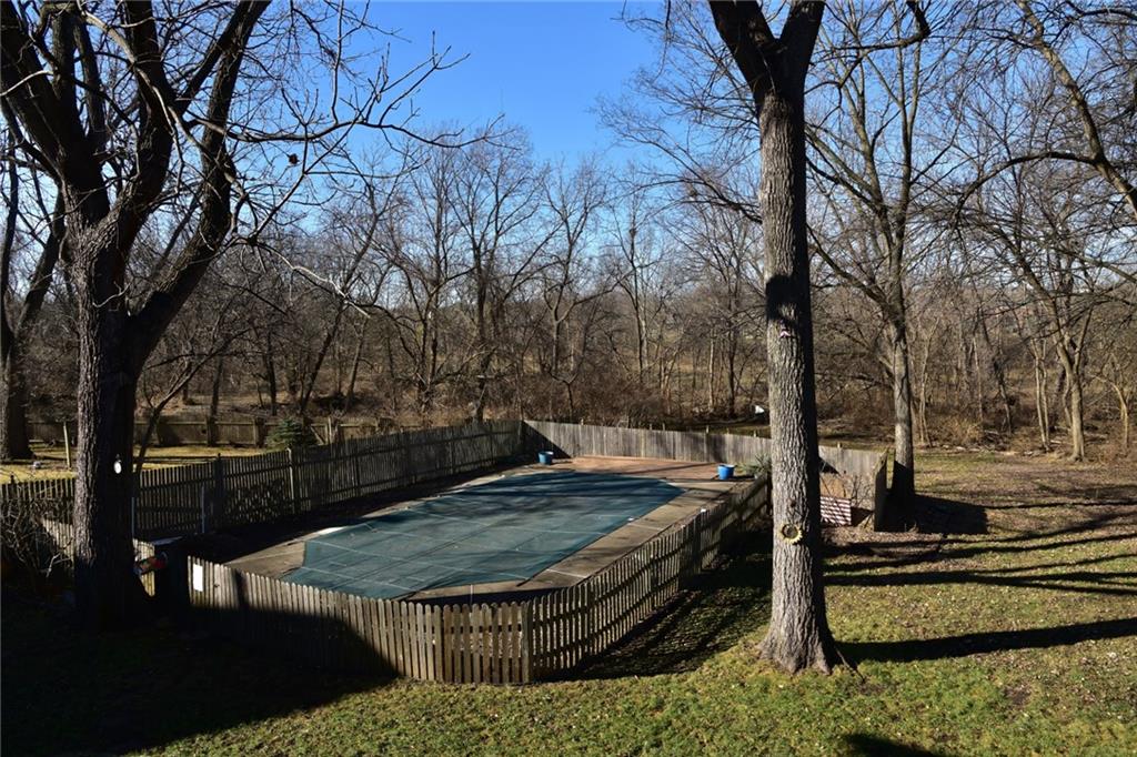 16318 W Briarwood Court