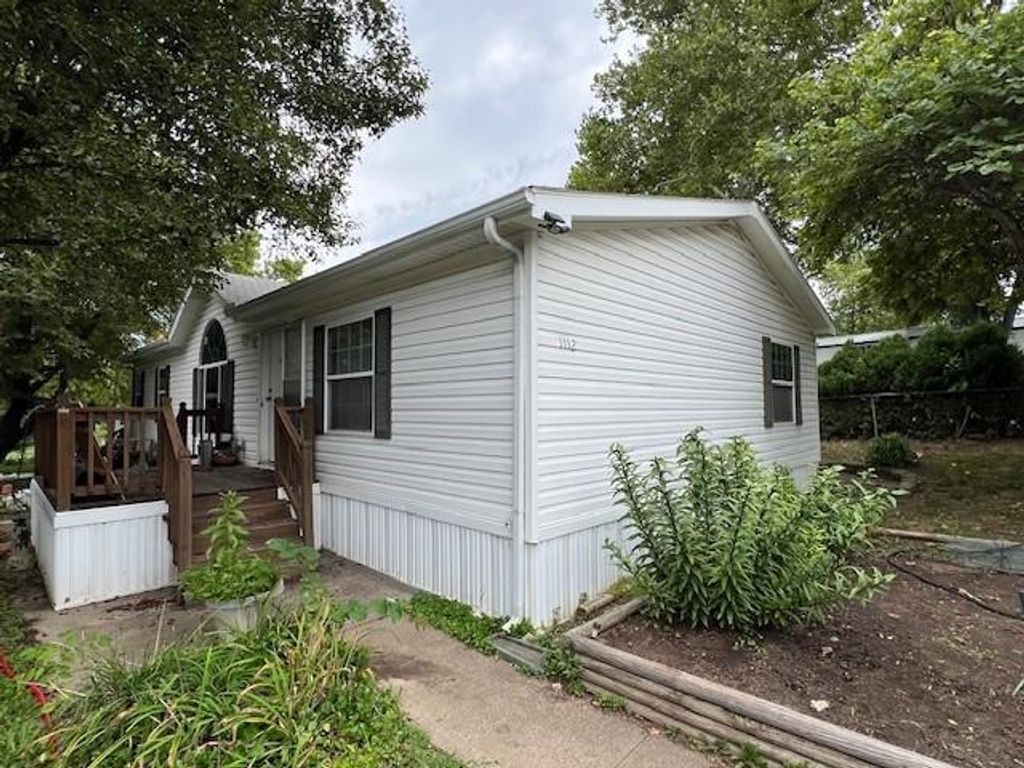 Photo of 1112 PIER Street, Liberty, MO 64068 (MLS # 2586967)