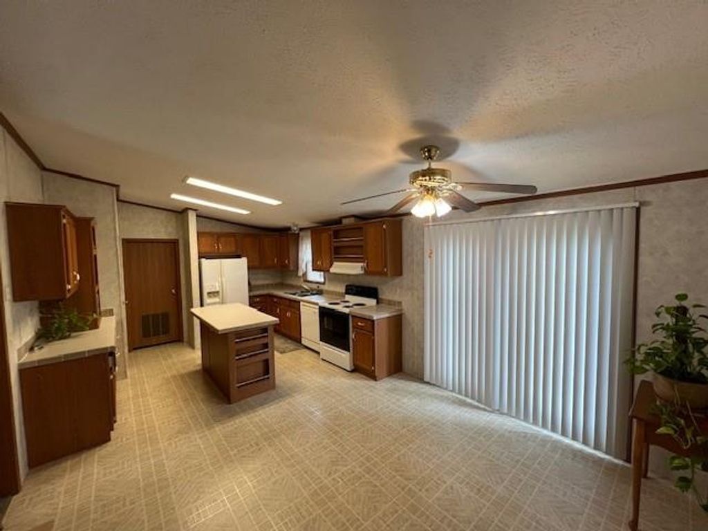 Photo of 1112 PIER Street, Liberty, MO 64068 (MLS # 2586967)