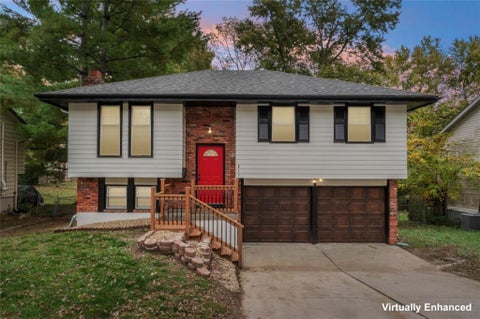 Photo of 417 N Jefferson Avenue, Liberty, MO 64068 (MLS # 2649625)
