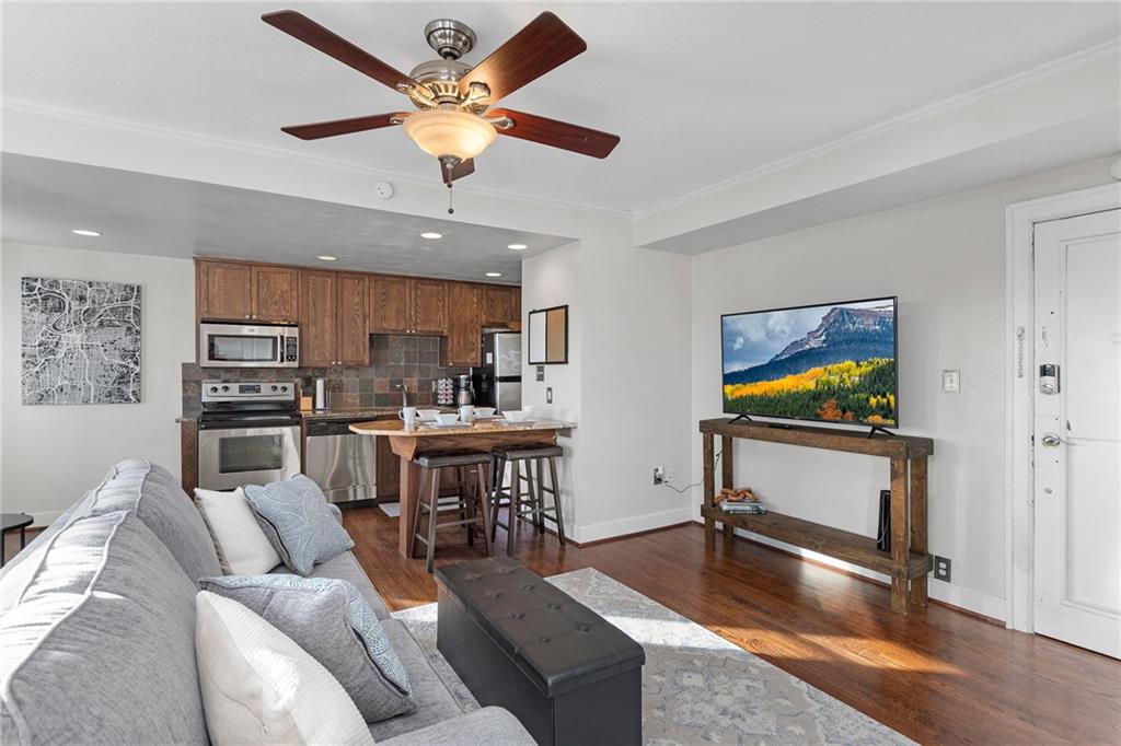 323 Emanuel Cleaver II Boulevard 8C