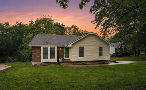 Photo of 7114 NW Rhode Avenue, Kansas City, MO 64152 (MLS # 2626952)