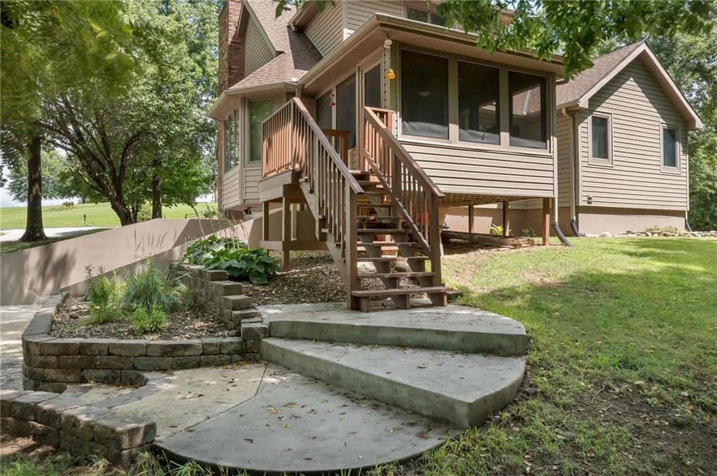 4 Lakes Drive