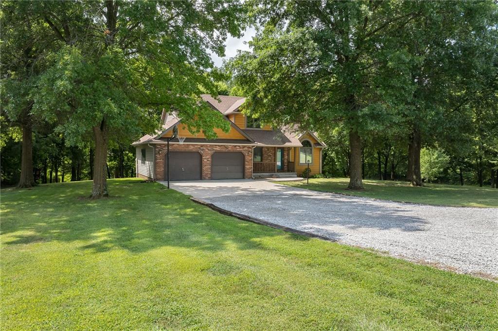 4 Lakes Drive