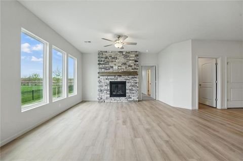 Photo of 123 NW Mulberry Court, Blue Springs, MO 64014 (MLS # 2581711)