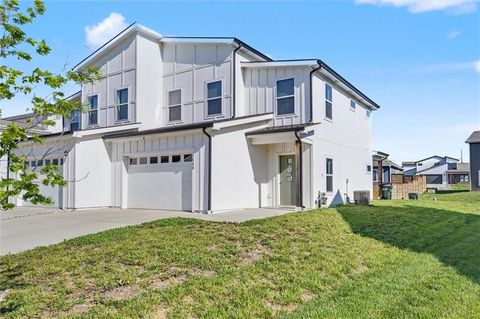 Photo of 2530 Arlene Place, Lawrence, KS 66046 (MLS # 2619807)