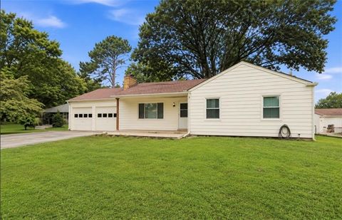 Photo of 4416 Vermont Avenue, Kansas City, MO 64133 (MLS # 2628303)