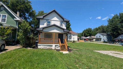 Photo of 2628 College Avenue, Kansas City, MO 64127 (MLS # 2640522)