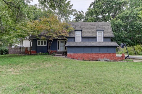 Photo of 520 S Meadowbrook Lane, Olathe, KS 66062 (MLS # 2644746)