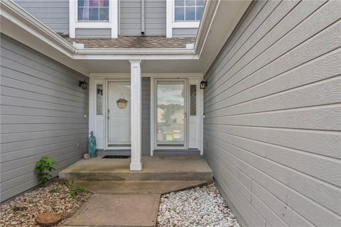 Photo of 5792 NW Plantation Circle, Lees Summit, MO 64064 (MLS # 2639016)