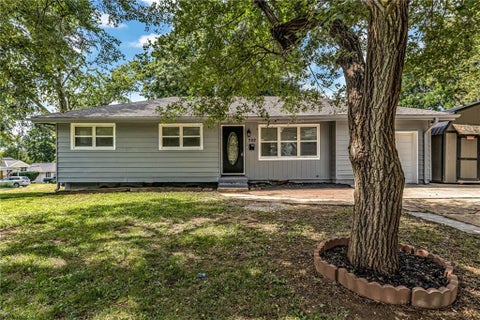 Photo of 702 Mulberry Street, Belton, MO 64012 (MLS # 2642346)