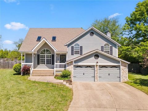 1828 NE Burgandy Circle Lee's Summit MO 64086