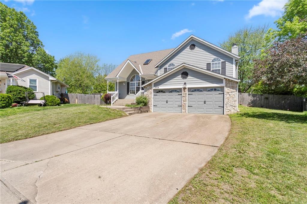 1828 NE Burgandy Circle
