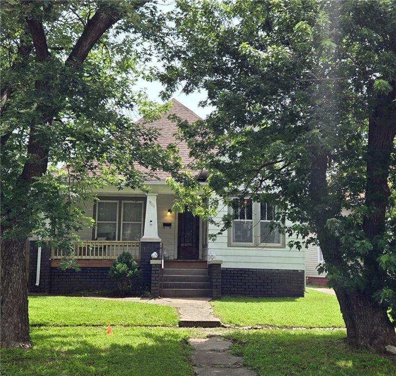 Photo of 906 N Pine Street, Pittsburg, KS 66762 (MLS # 2627161)