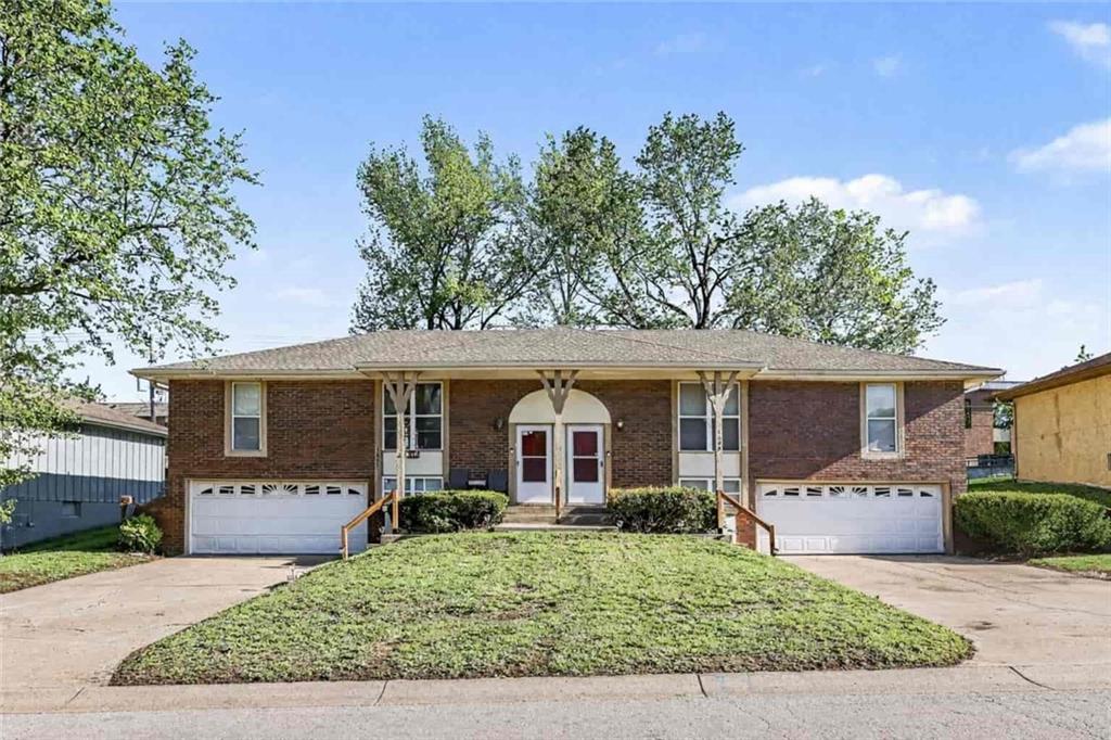Photo 1 of 12 — 1601-1603 SW Sunset Street, Blue Springs, MO 64015