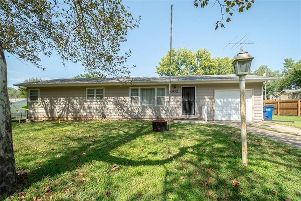 602 WARREN ST, OSKALOOSA, KS 66066 - Image e86c0db69df4b9fda1337e31f7b4ec70/534913952