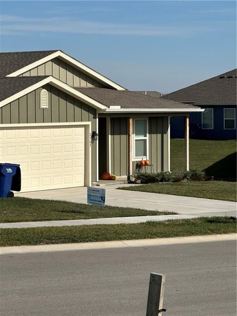 2266 Rock Creek Drive, Tonganoxie, KS 66086 - MLS#: 2588188