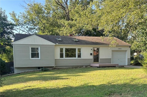 Photo of 10401 E 69th Street, Raytown, MO 64133 (MLS # 2644044)