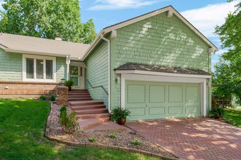 Photo of 12715 Baltimore Court, Kansas City, MO 64145 (MLS # 2642328)