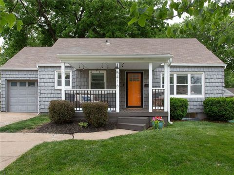 Photo of 5416 W 50th Street, Roeland Park, KS 66205 (MLS # 2620279)